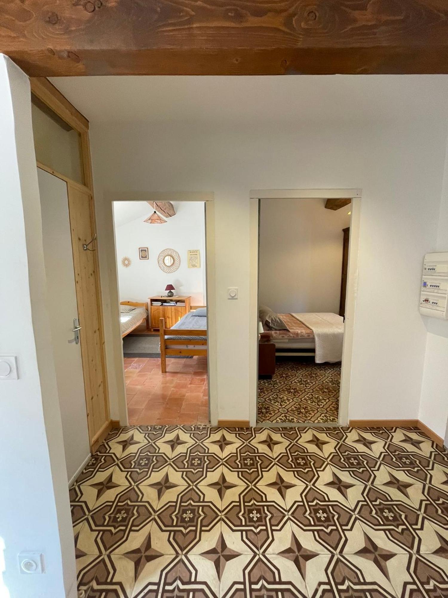 Appartement Chez L'Artiste Minerve Luaran gambar